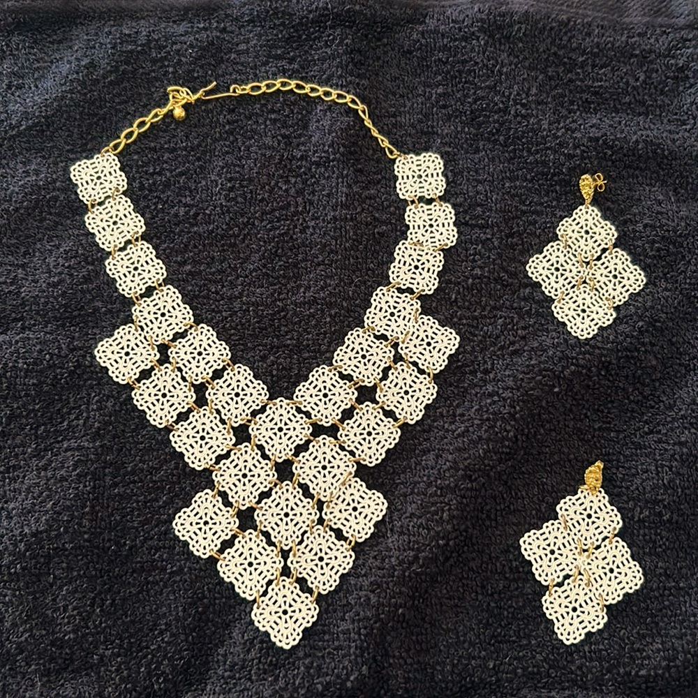 Vintage necklace with earrings
